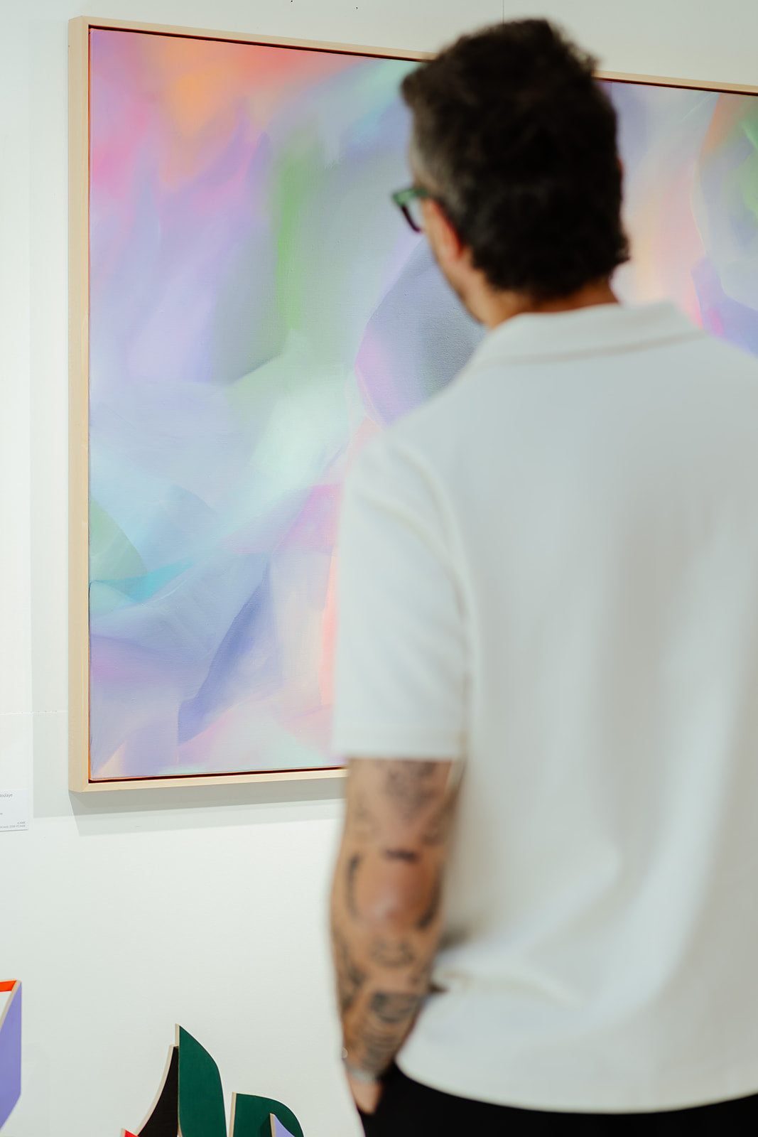 Pourquoi acheter une œuvre directement en galerie plutôt qu’en ligne?